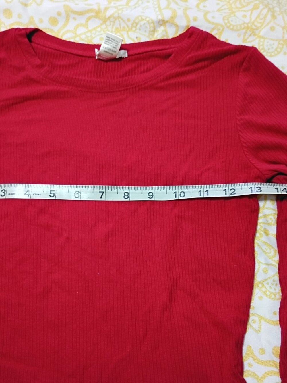 2 white and red shirt size M